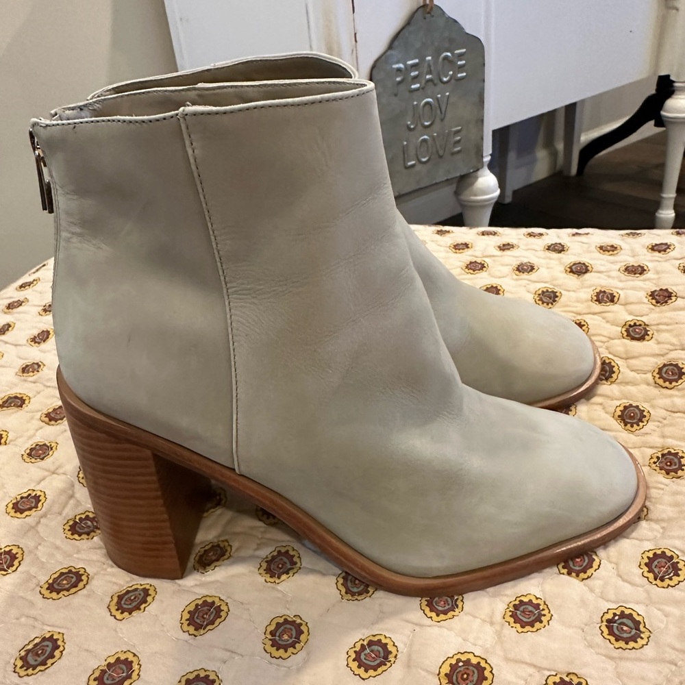 Antonio Melani Cammden Nubuck Leather Ankle Boot Size 8 Made in Brazil